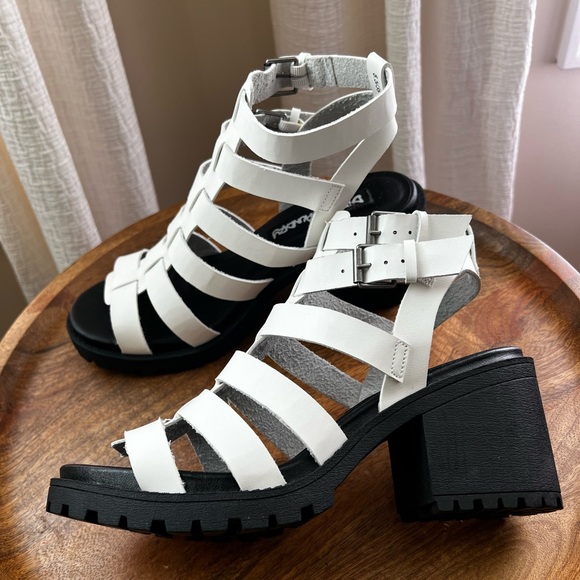 Dirty laundry Fun stuff Chunky strappy heel size 8.5 white black 90s style - Picture 5 of 9
